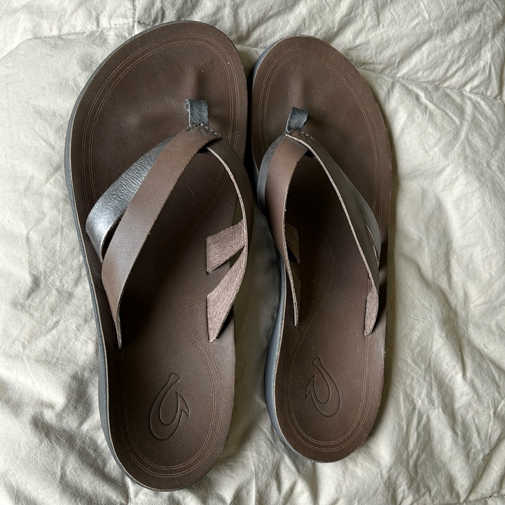 OluKai Kaekae flip flops - size 6